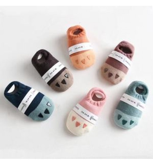 Children's toddlers non-slip infant boys plus velvet socks, thickened baby girls, winter shoes and socks one-piece floor sock
